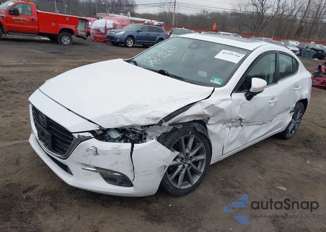 2018 Mazda Mazda3 Grand Touring из США, поврежденный, VIN 3MZBN1W35JM201728